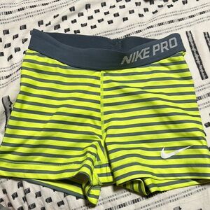 Bumble bee Nike pros Size S